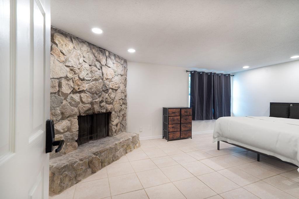 Duke Dr - Photo 7 of 8