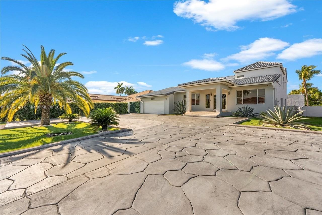 13815 Sw 38th St - Photo 2 of 50