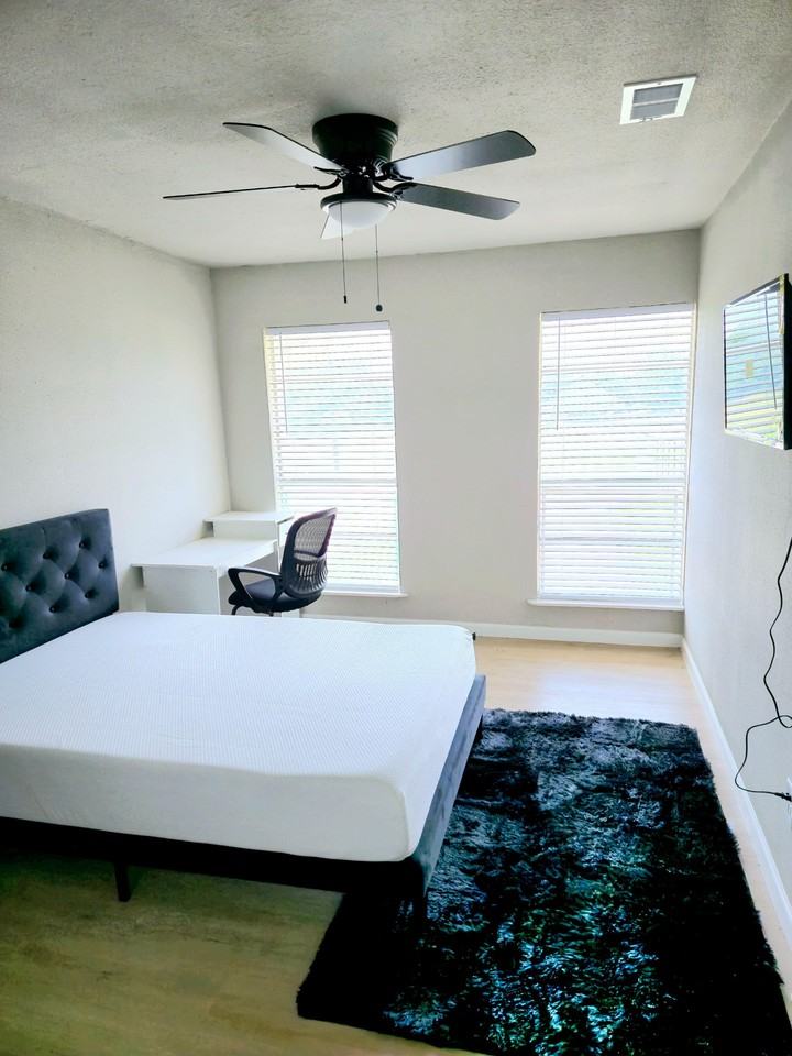 East Mountain Street - Photo 4 of 10