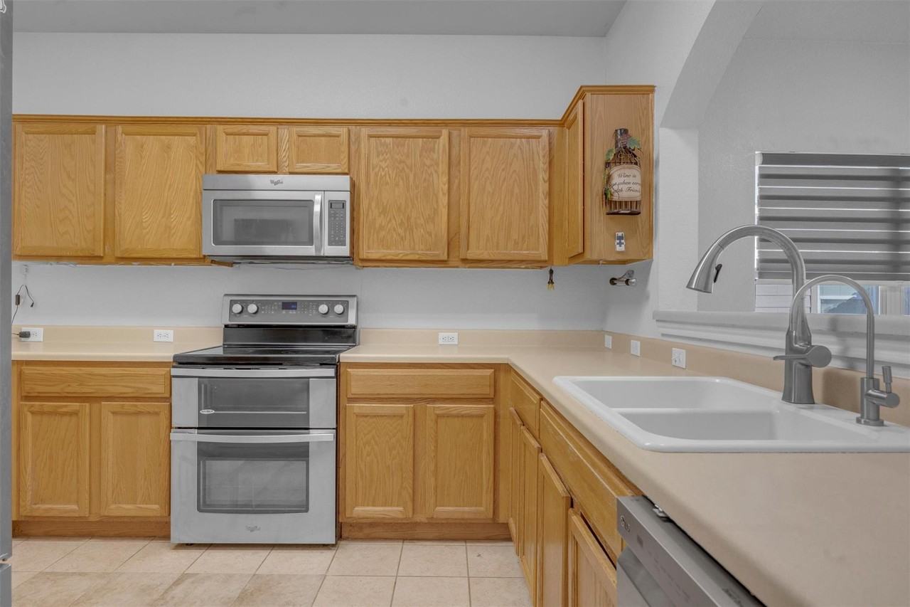 Navasota Street - Photo 4 of 9