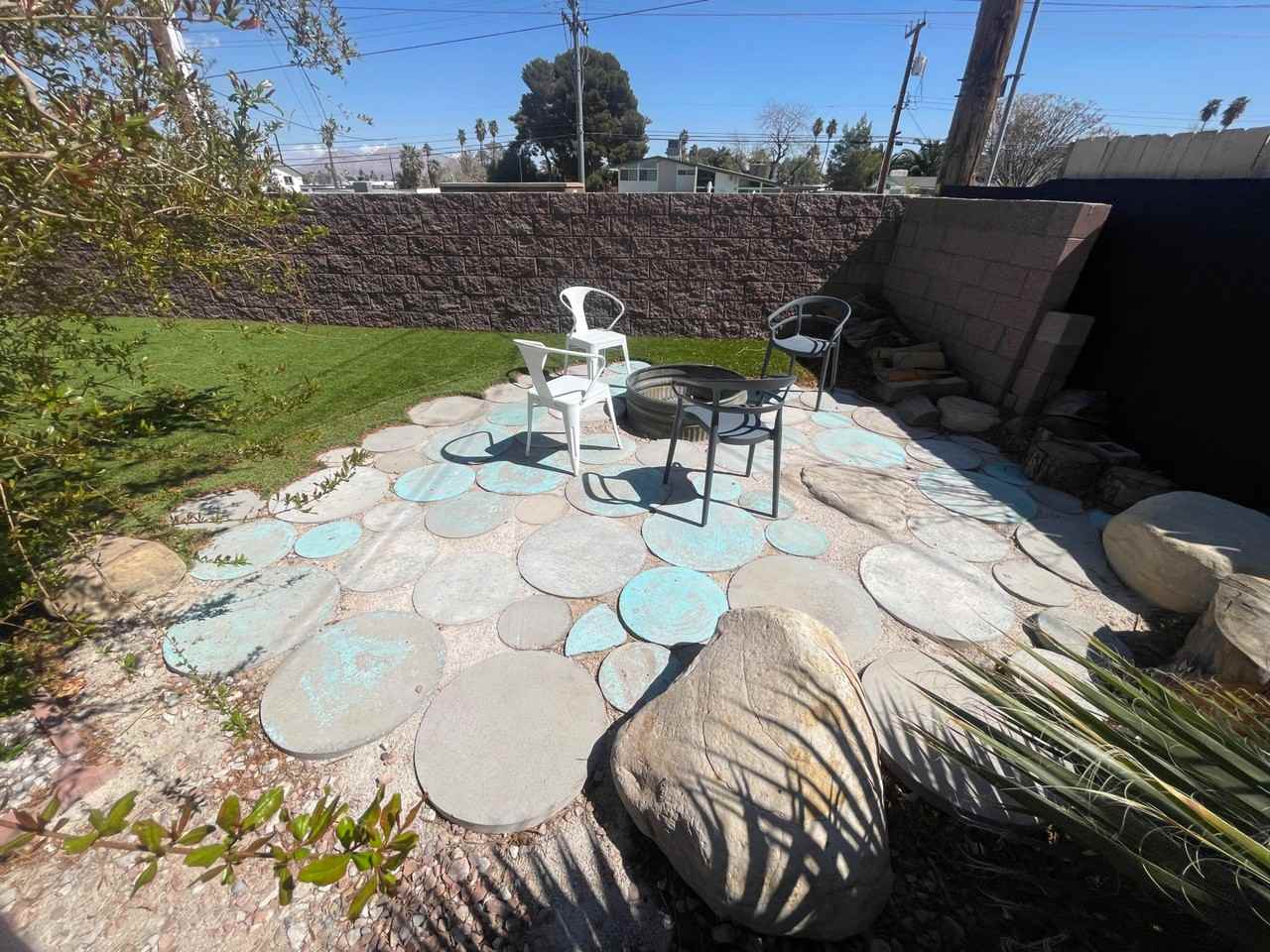 Pawnee Dr - Photo 3 of 20