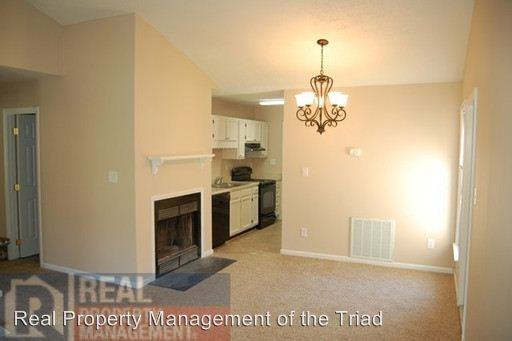 2712 Vestal St - Photo 2 of 13