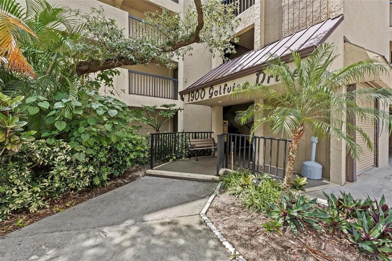 1942 Golfview Dr #1942 - Photo 7 of 45