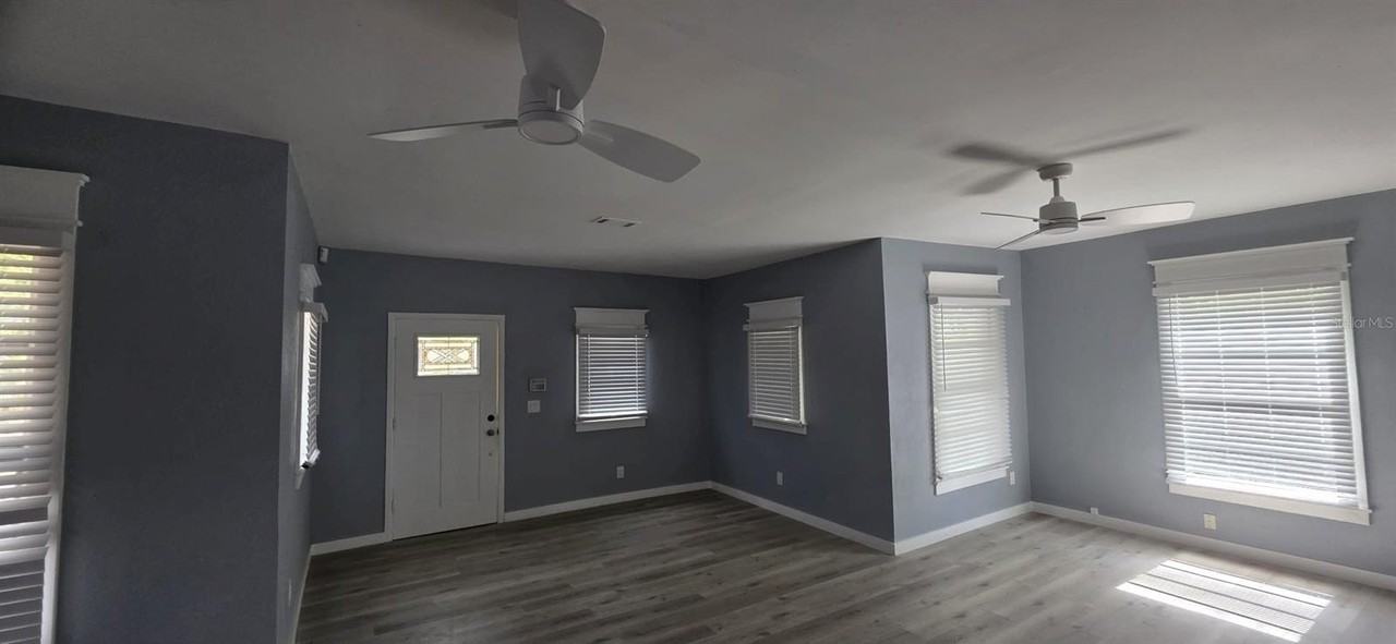 305 E Adalee St - Photo 3 of 22