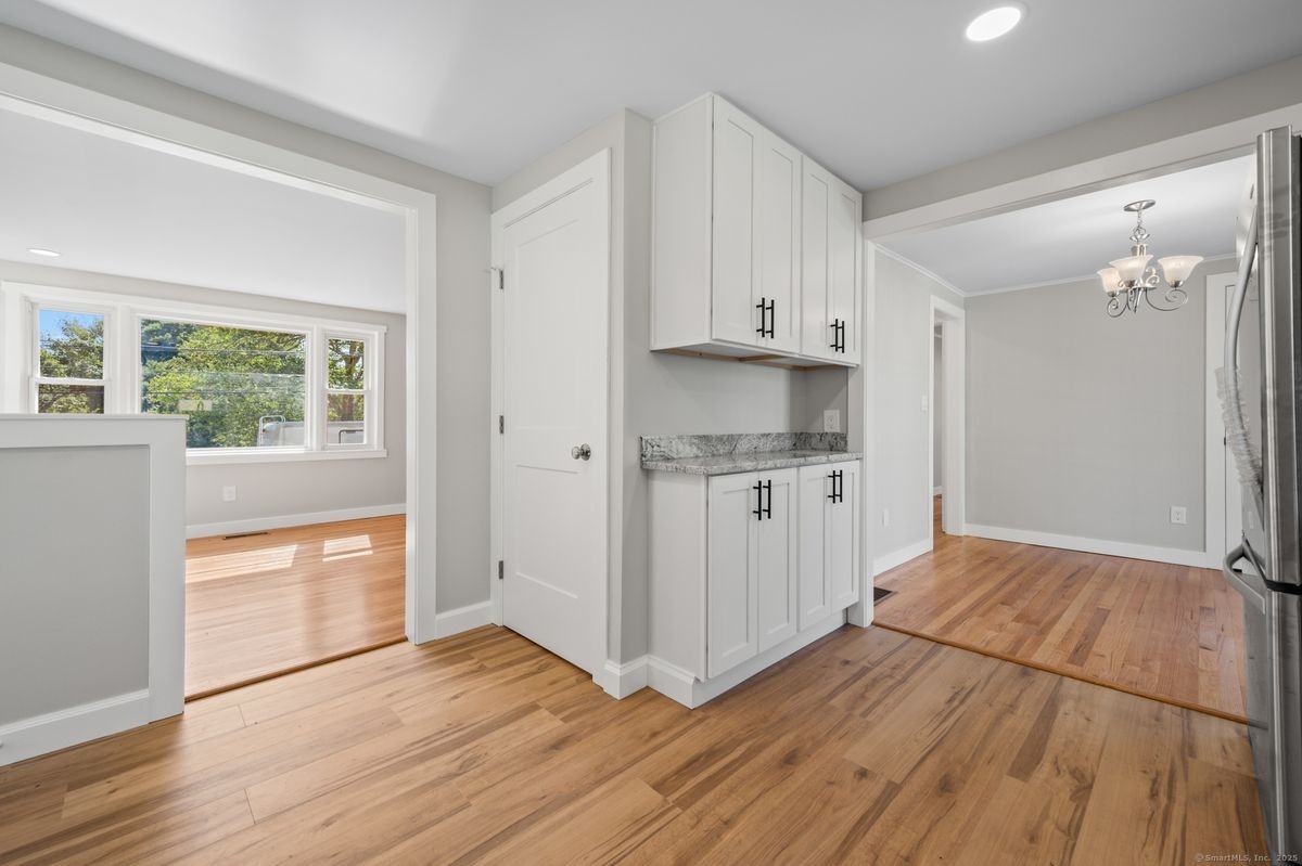 21 Crestwood Ave - Photo 2 of 21
