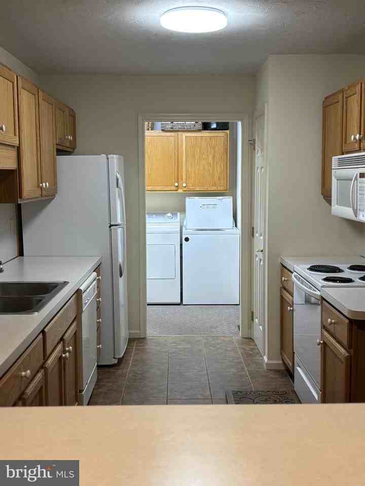 2748 Meadow Dr - Photo 5 of 12