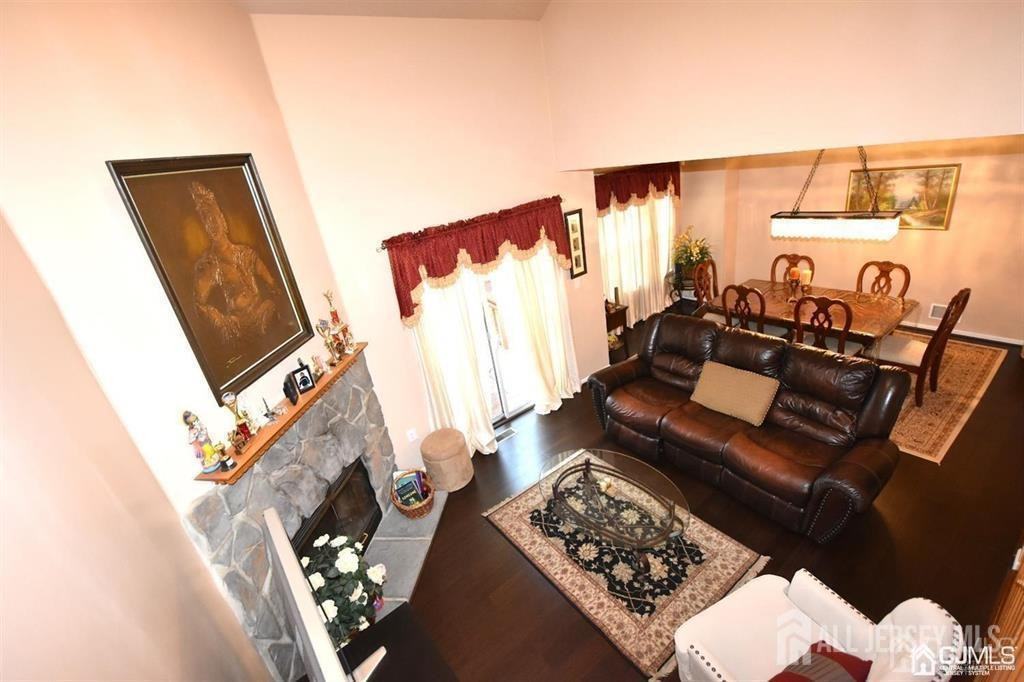 42 Heather Ct - Photo 4 of 27