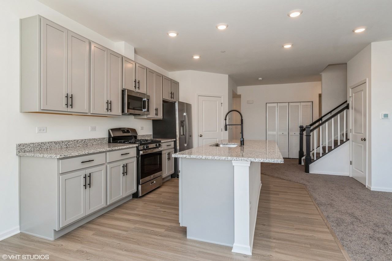 8489 Liberty Ln - Photo 3 of 14