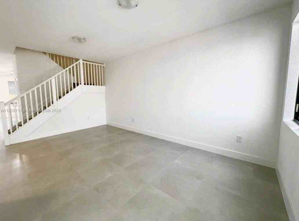 15728 Sw 136th Way - Photo 2 of 15