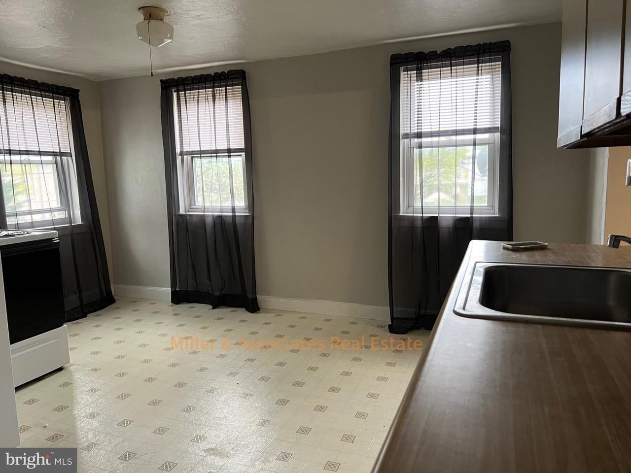 228 Chambersburg St - Photo 3 of 10