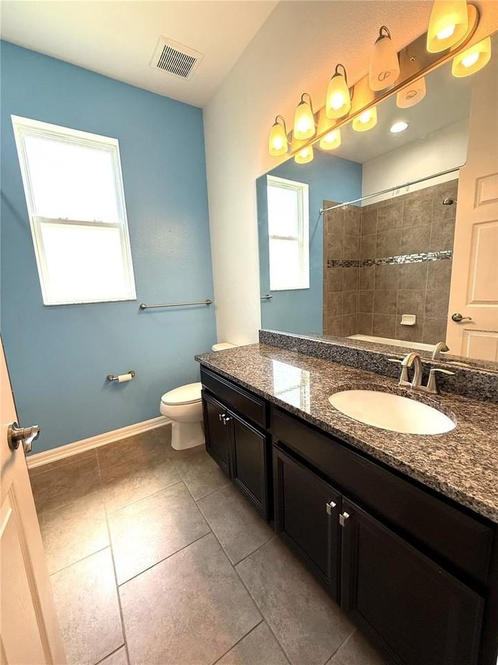 10820 79th St E - Photo 5 of 50