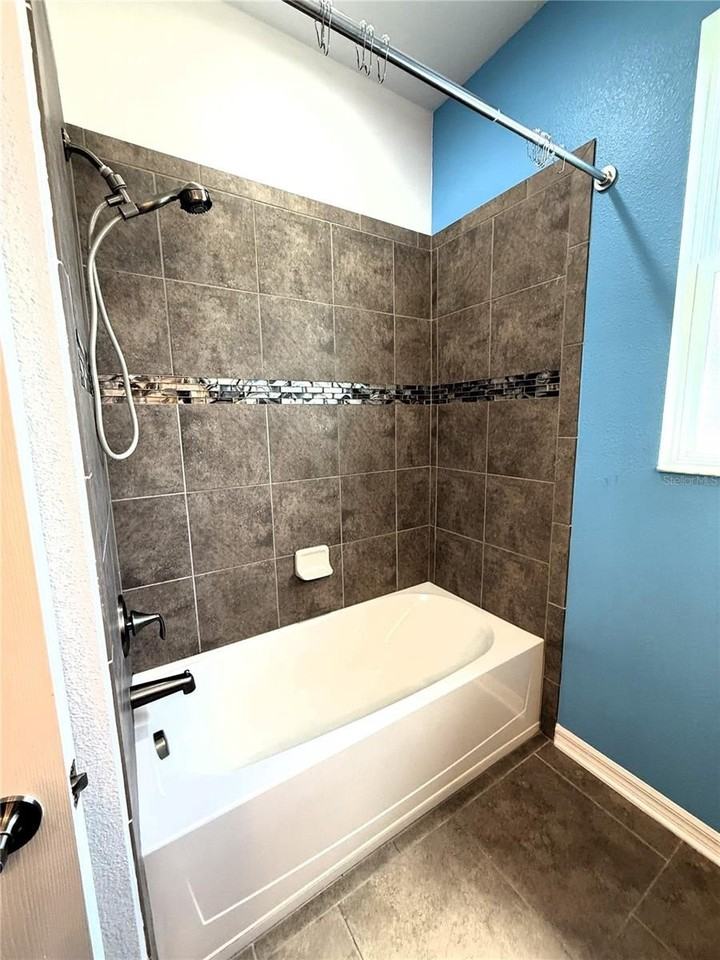 10820 79th St E - Photo 6 of 50