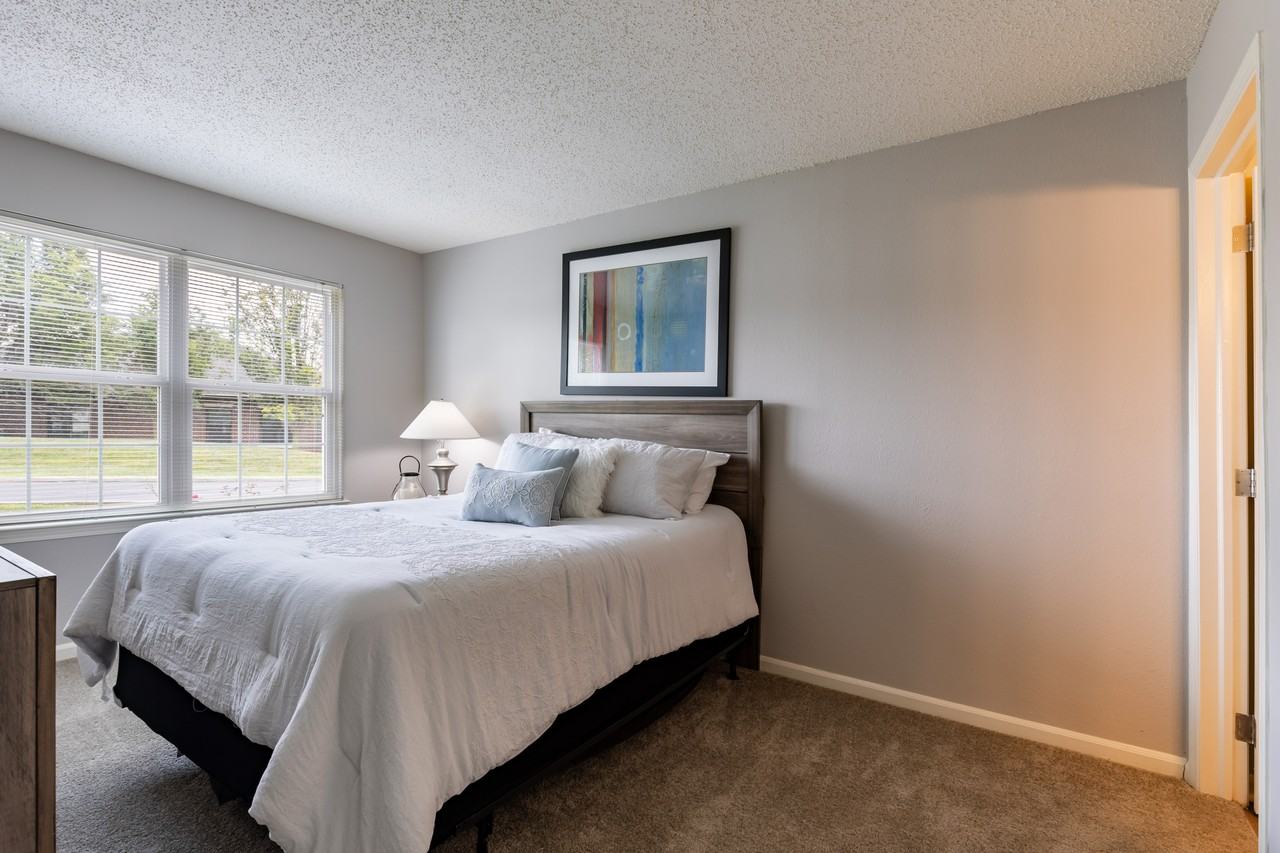 Hunters Point Apartments - Photo 3 of 104