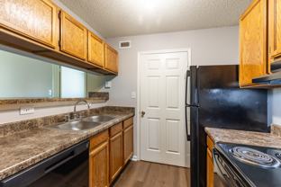 Hunters Point Apartments - Photo 1 of 1