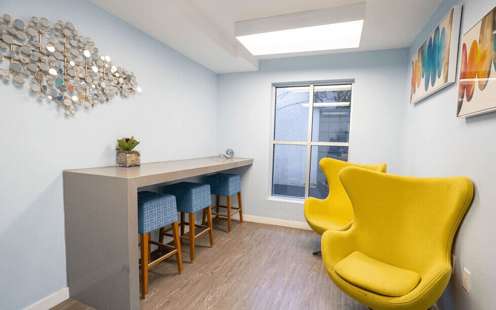 South Olive Apartments - Photo 5 of 22