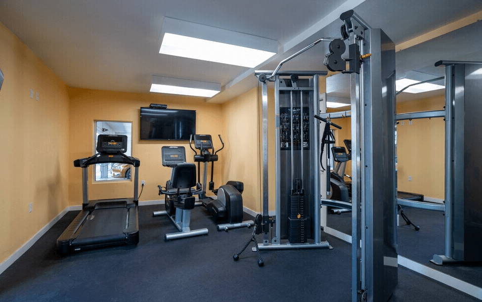 South Olive Apartments - Photo 7 of 22