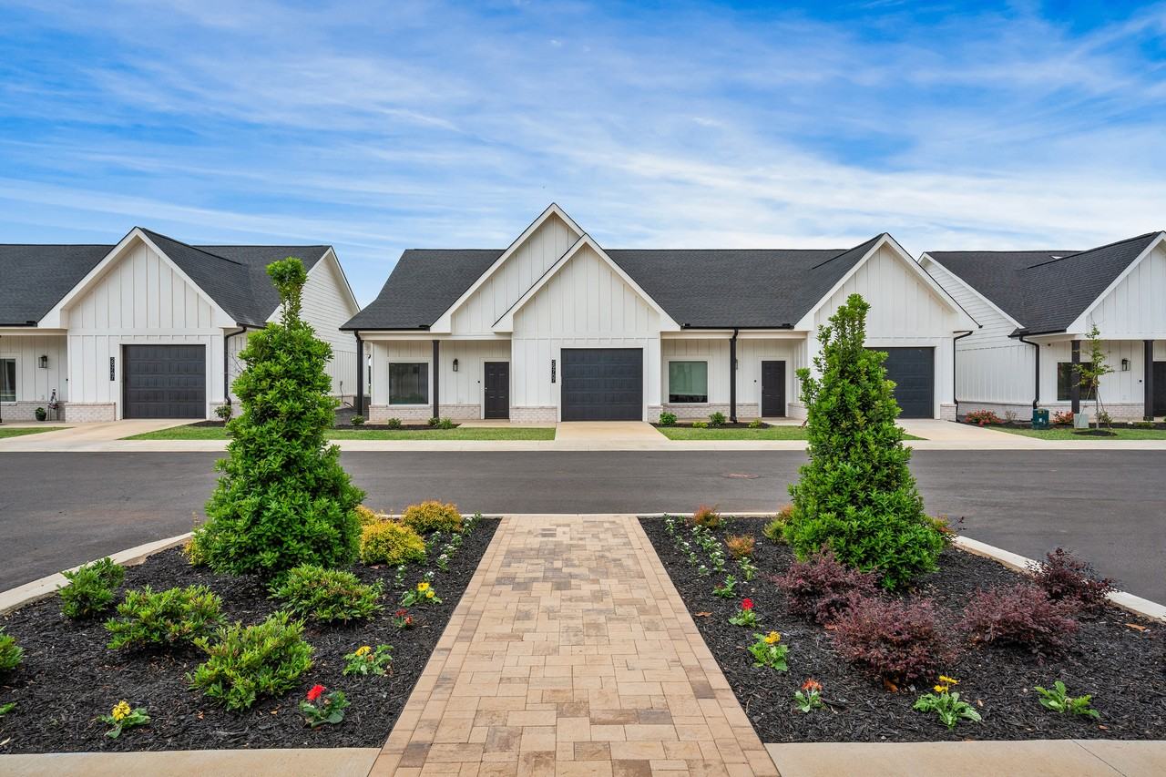 Villas at Capital Twenty - Photo 7 of 50