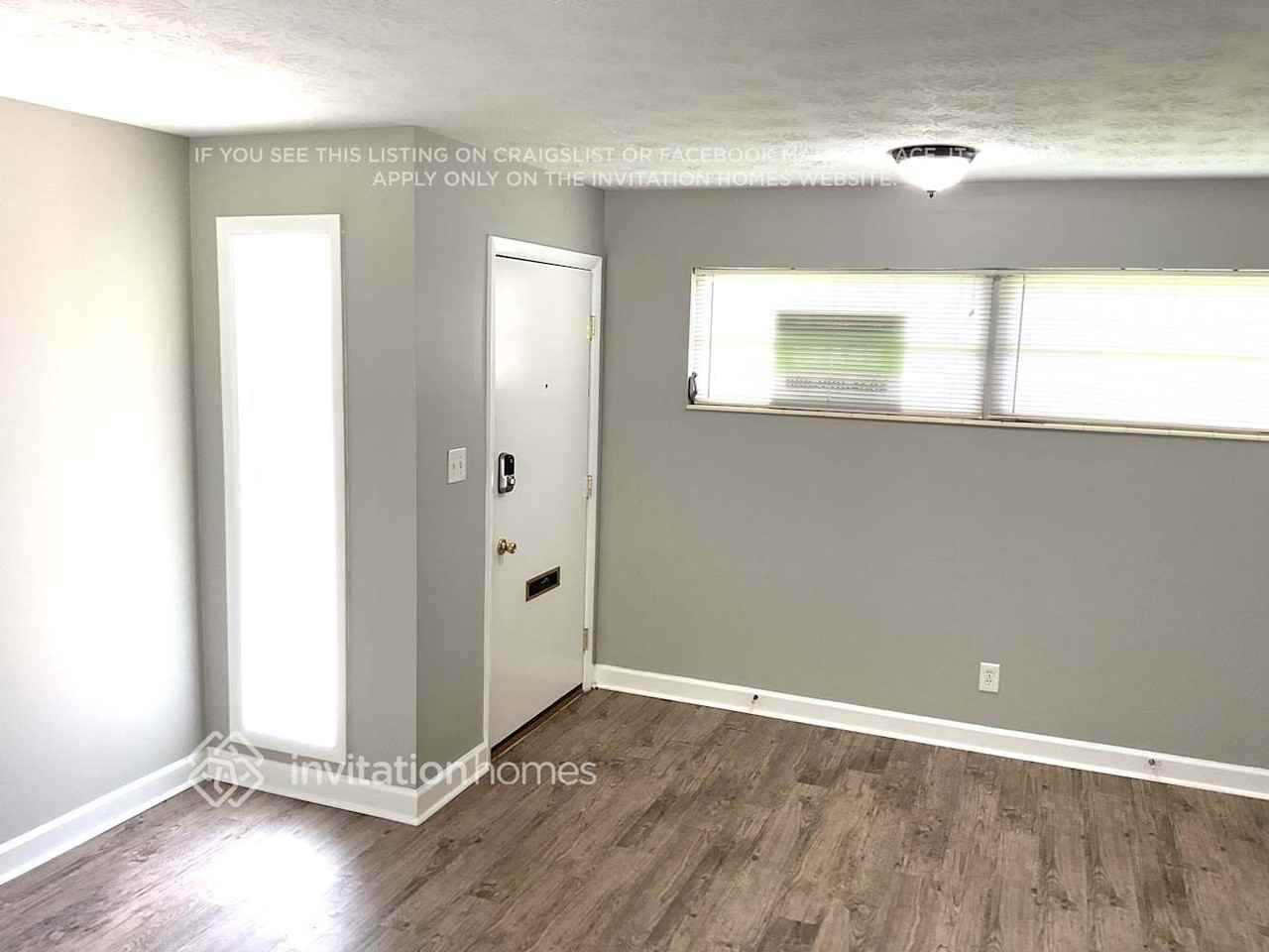 4633 Waverly Ln - Photo 3 of 17