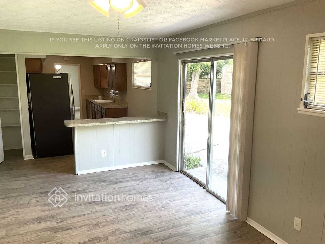 4633 Waverly Ln - Photo 5 of 17