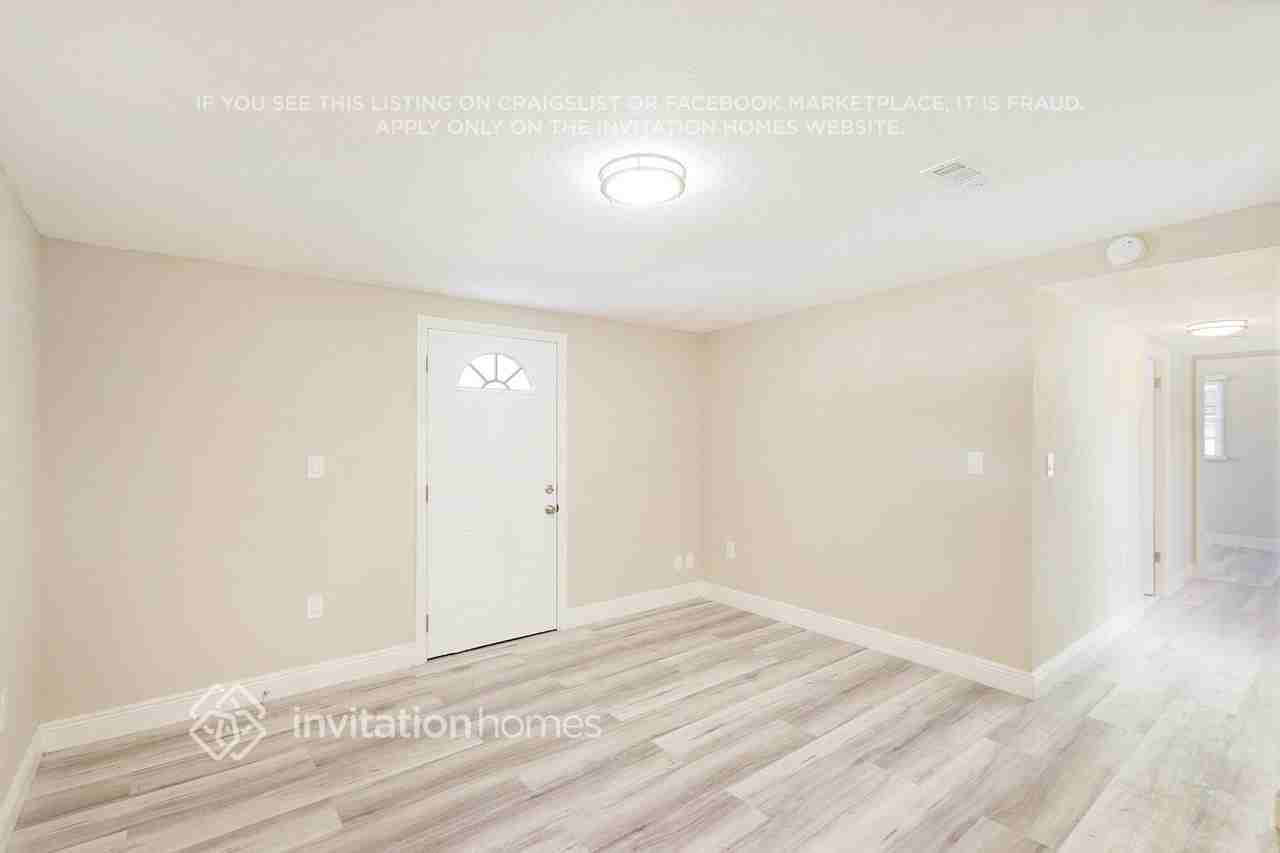 7111 Dellwood Dr - Photo 4 of 31