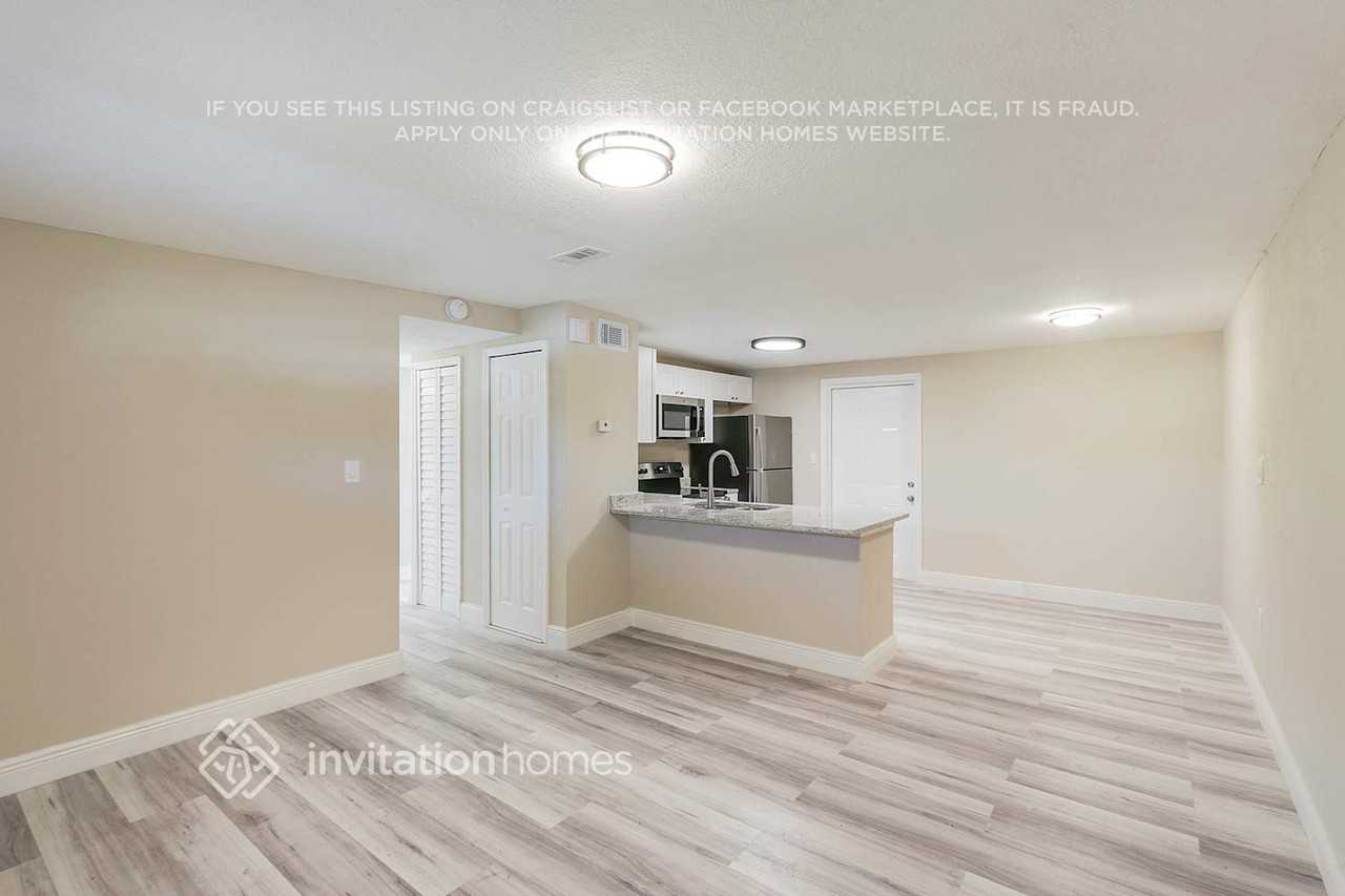 7111 Dellwood Dr - Photo 6 of 31