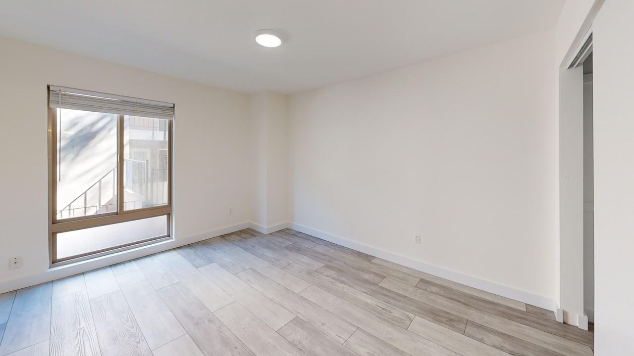 2520 College Avenue - Photo 3 of 50