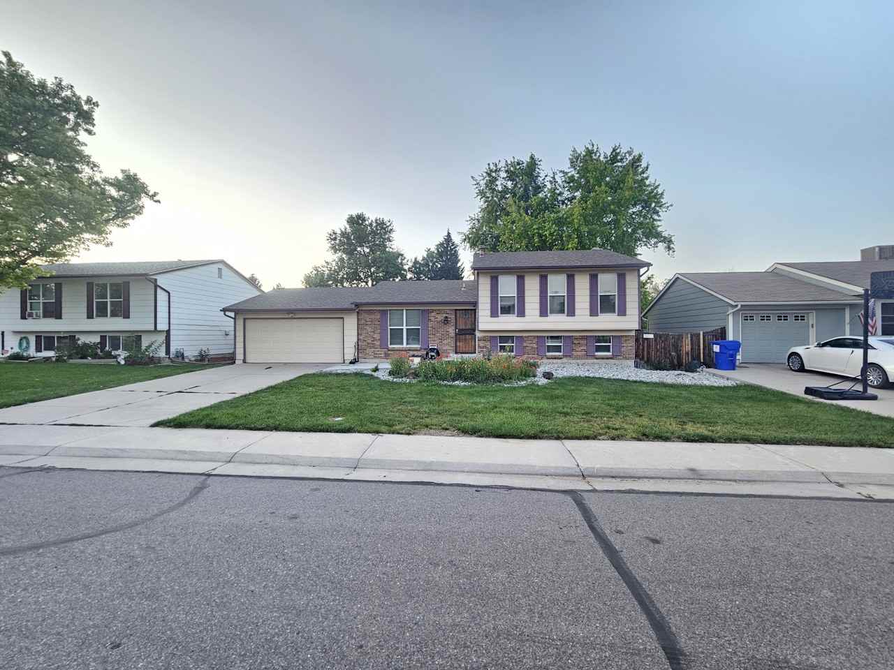 2601 West 101st Place - Photo 2 of 9