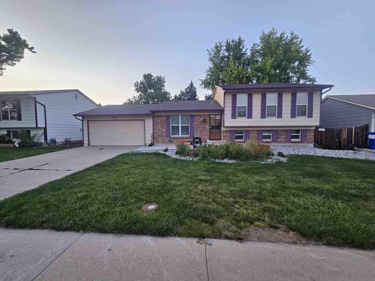 2601 West 101st Place - Photo 3 of 9