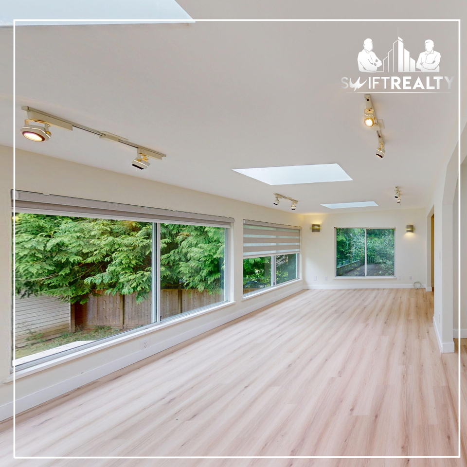 20834 McFarlane Avenue - Photo 2 of 15