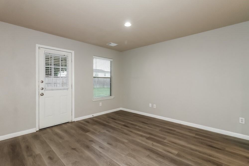 6403 Misty Brook Bend Ct - Photo 7 of 17