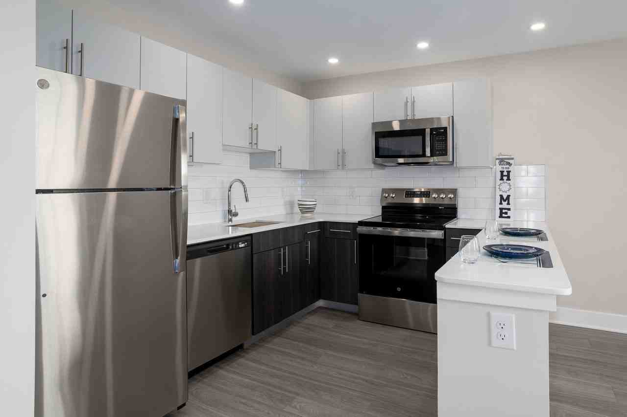 Plymouth Flats - Photo 2 of 27