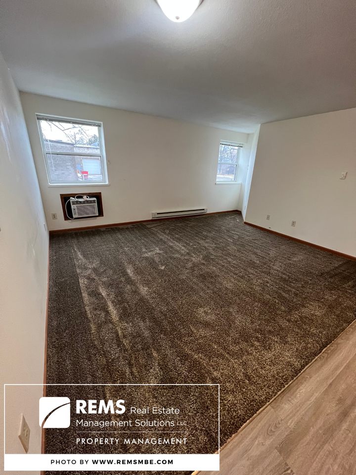 122 Maine Street - Photo 6 of 43