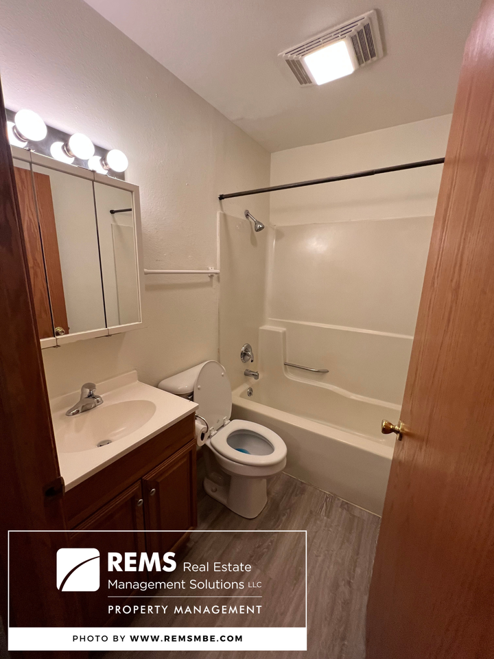 122 Maine Street - Photo 7 of 43