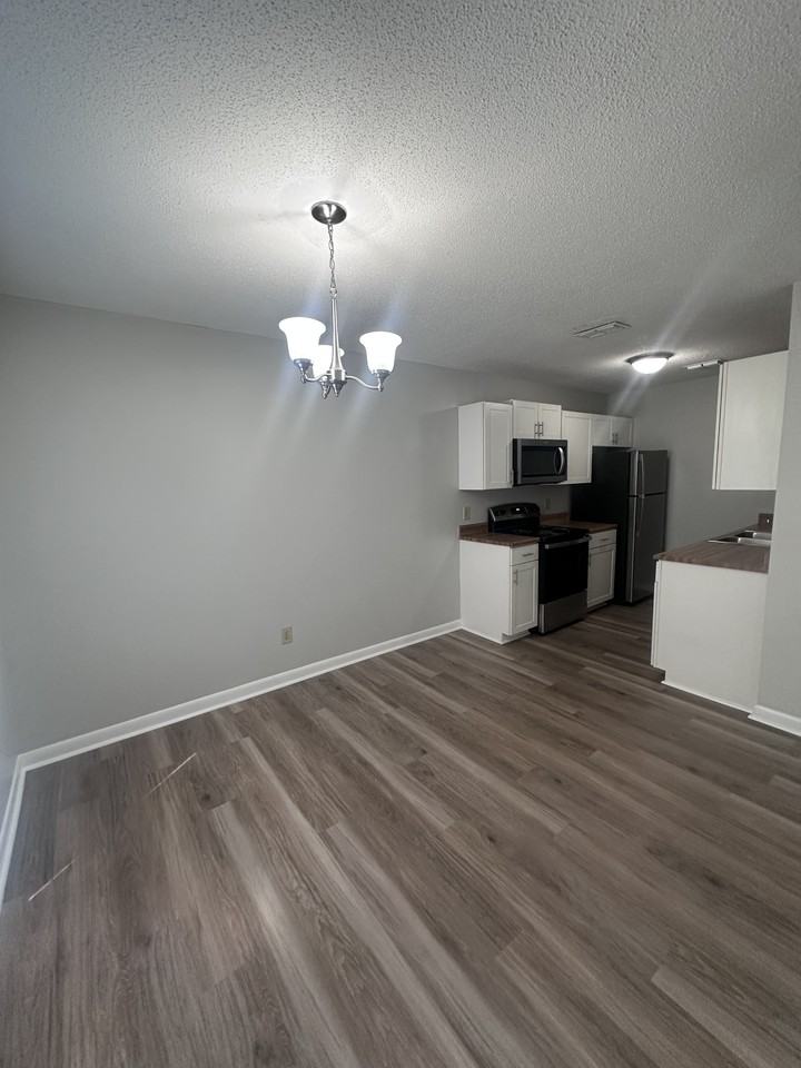 642 Mosswood Lane - Photo 2 of 8