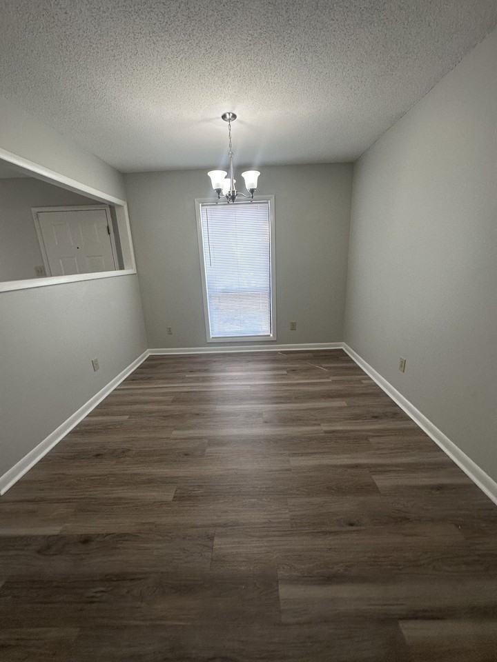 642 Mosswood Lane - Photo 3 of 8