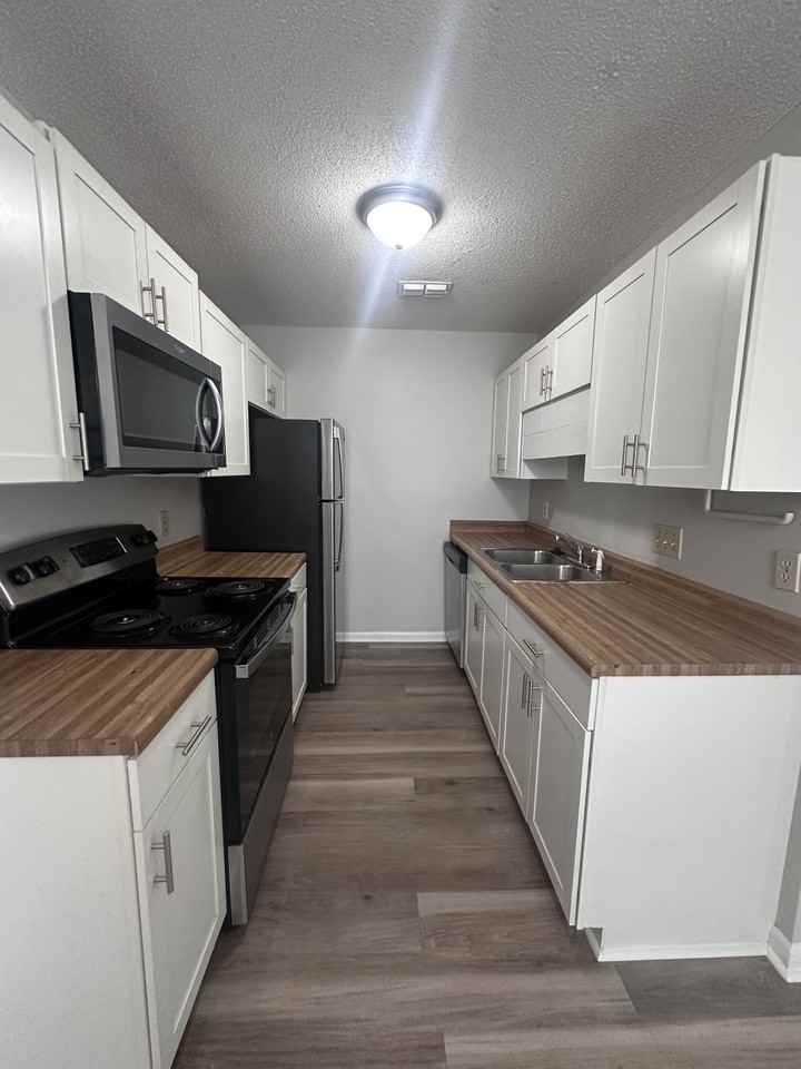 642 Mosswood Lane - Photo 4 of 12