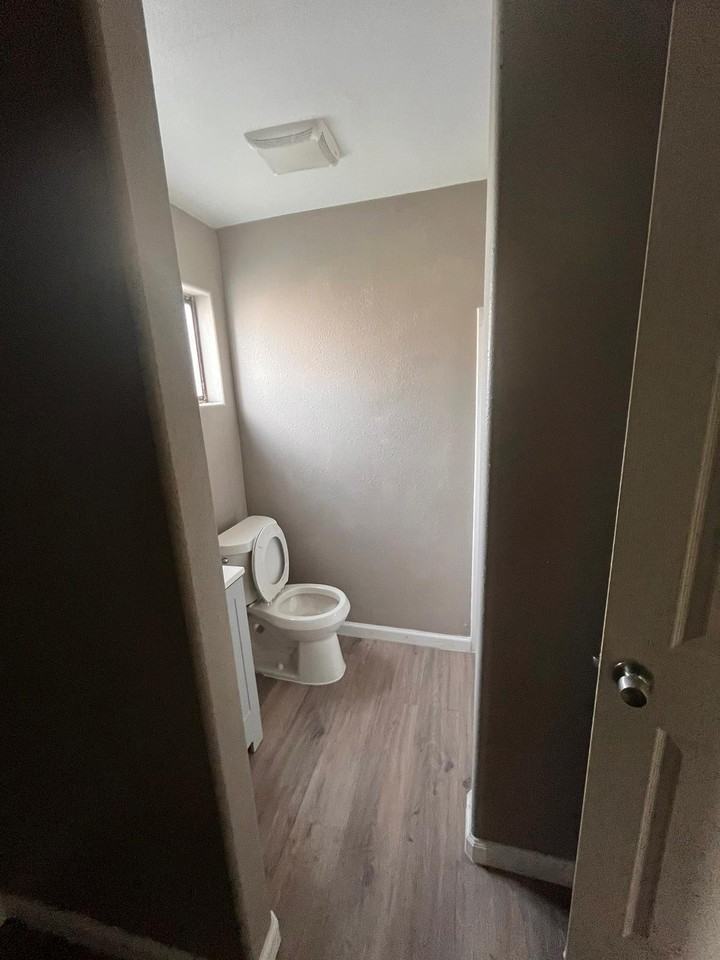102 South Holland Avenue - Photo 7 of 15