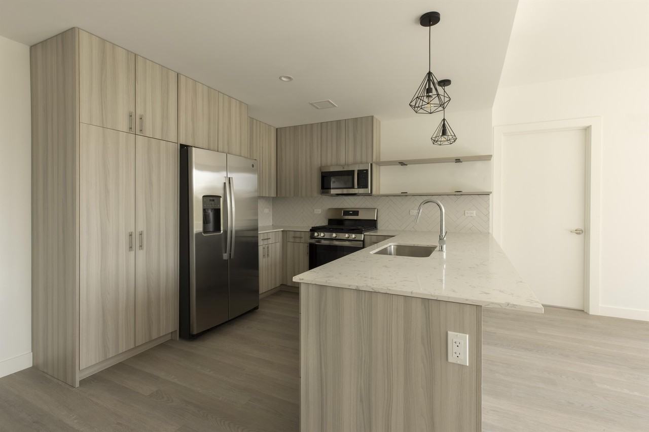 Brae House - Photo 2 of 10