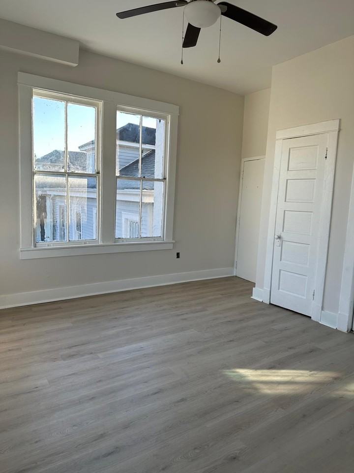 4000 Prytania - Photo 6 of 18