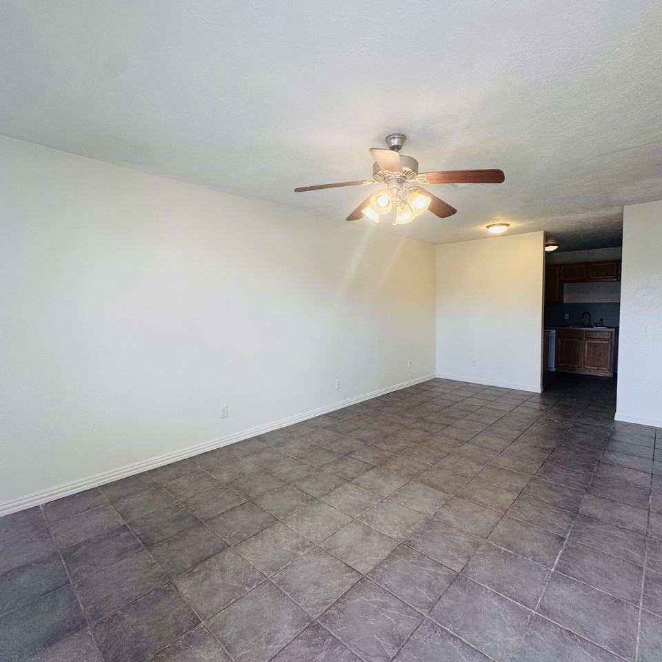 1518 Magnolia Ave - Photo 2 of 13