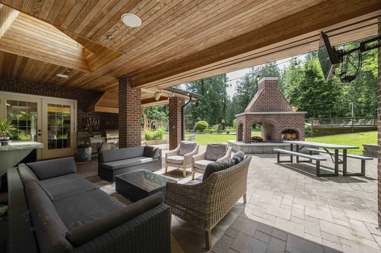 24390 63 Avenue - Photo 2 of 25