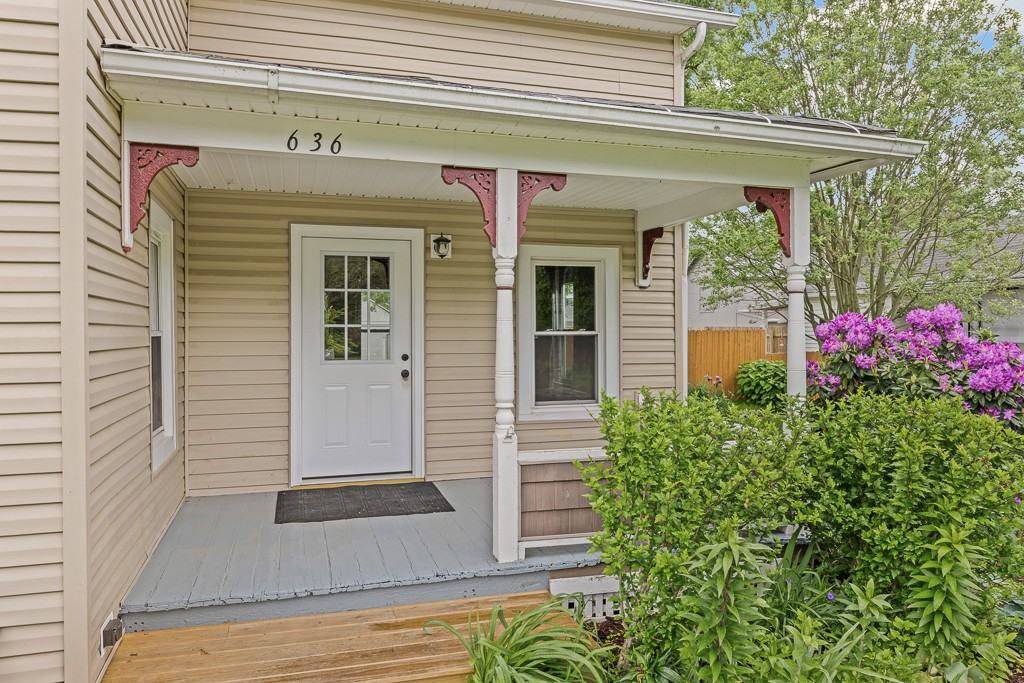 636 Callowhill St - Photo 2 of 28