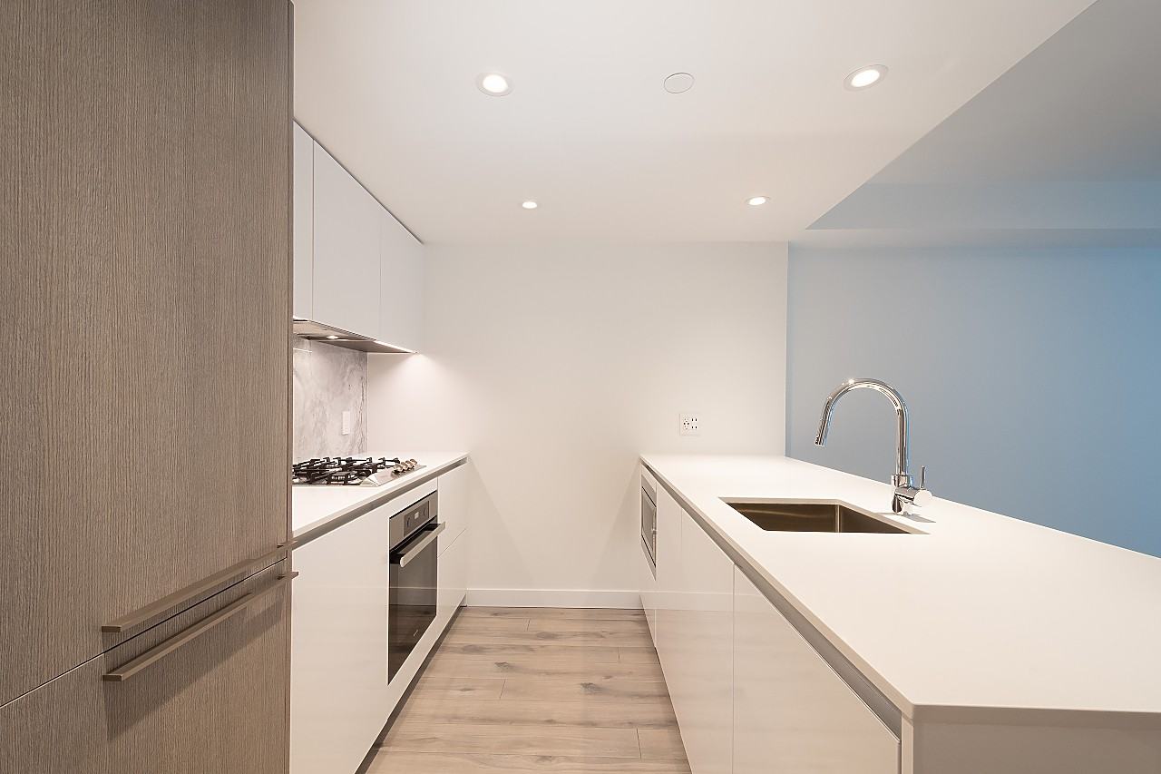 1107 Richards Street - Photo 7