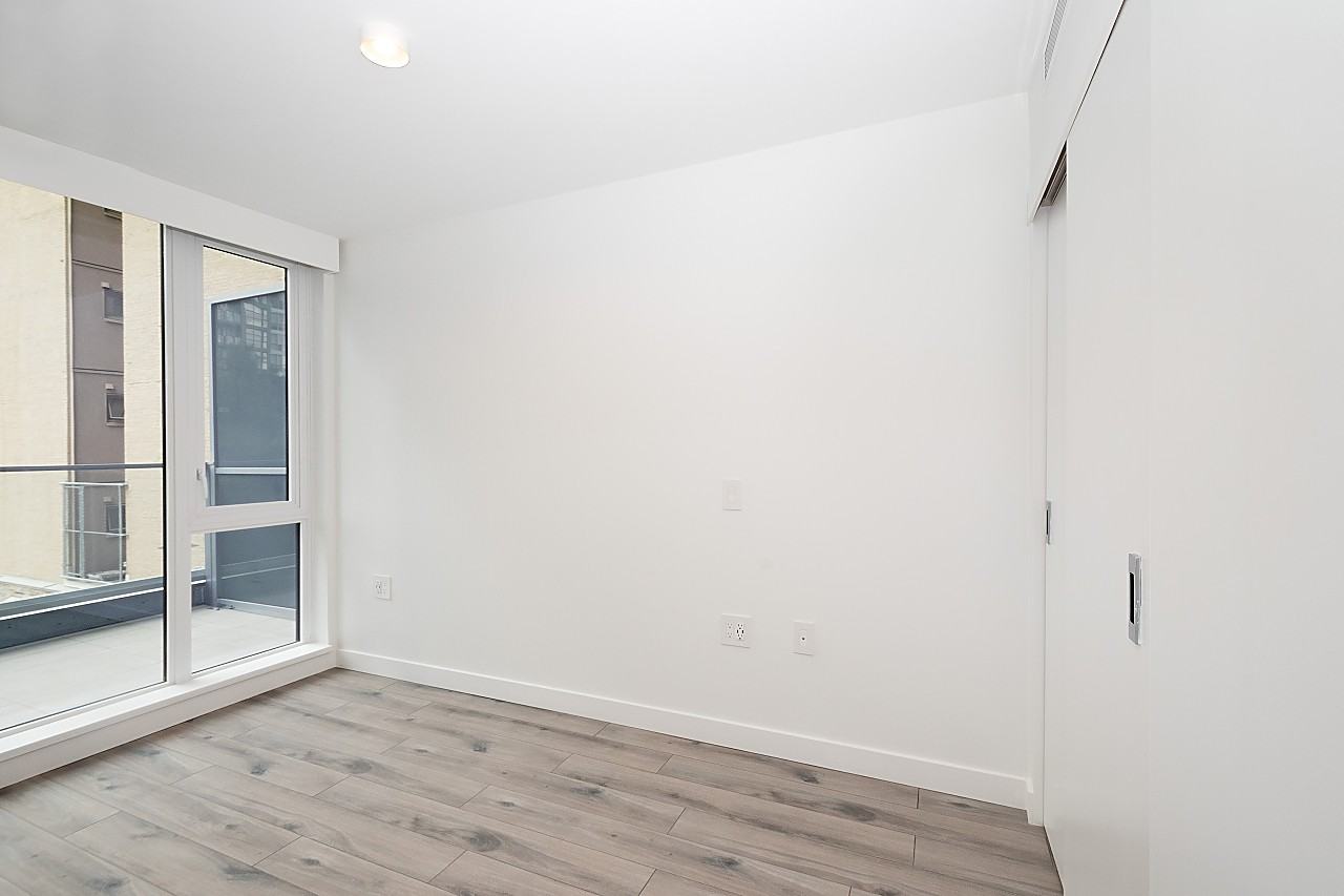 1107 Richards Street - Photo 9