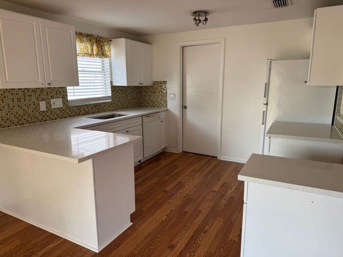 16104 Foxfire Dr - Photo 2 of 21