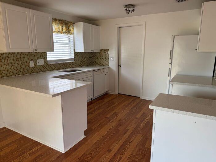16104 Foxfire Dr - Photo 3 of 21