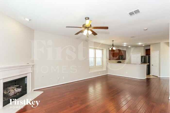 8721 Corral Cir - Photo 3 of 15