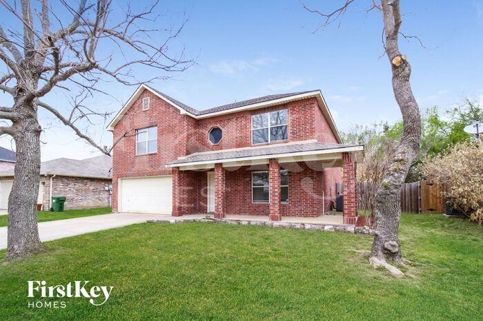 213 Ellicott Dr - Photo 2 of 15