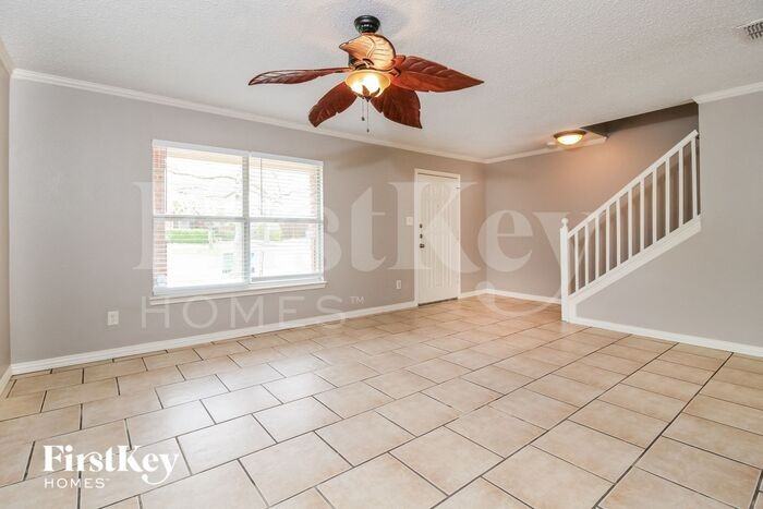 213 Ellicott Dr - Photo 3 of 15