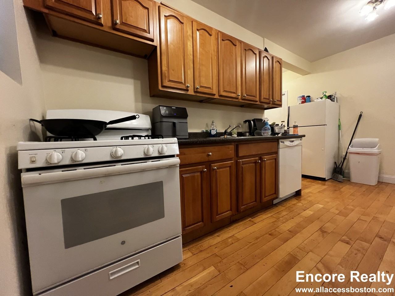 1555 Beacon St #2 - Photo 3 of 20